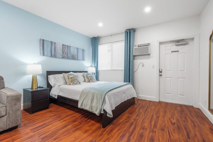 Room 26 of 120