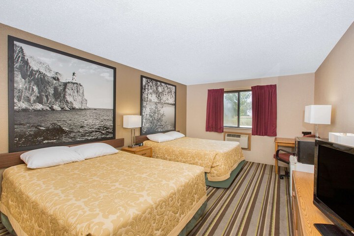 1 Queen Bed (23 of 23)