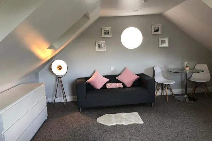 Room 9 of 14