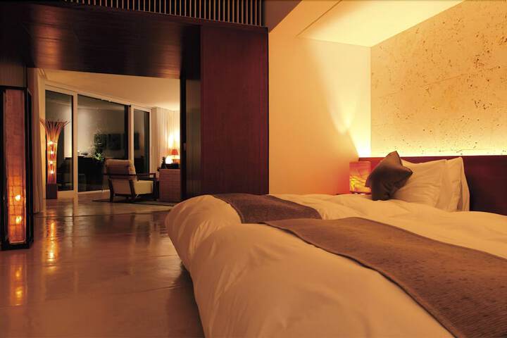 Room 21 of 77