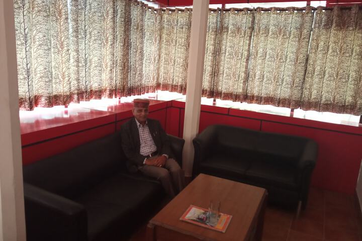 Room 9 of 28
