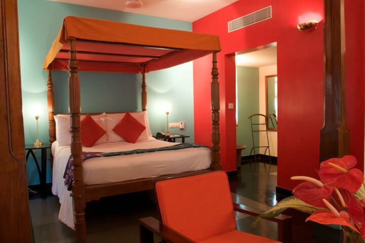 Room 15 of 52