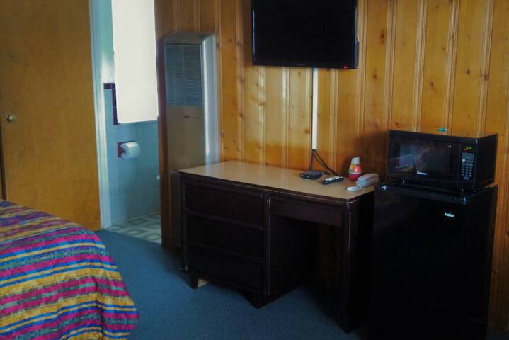 Room 2 of 8