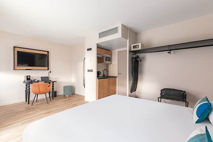 Room 13 of 39