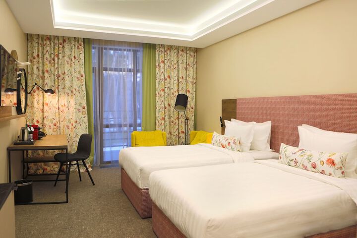 Room 16 of 135