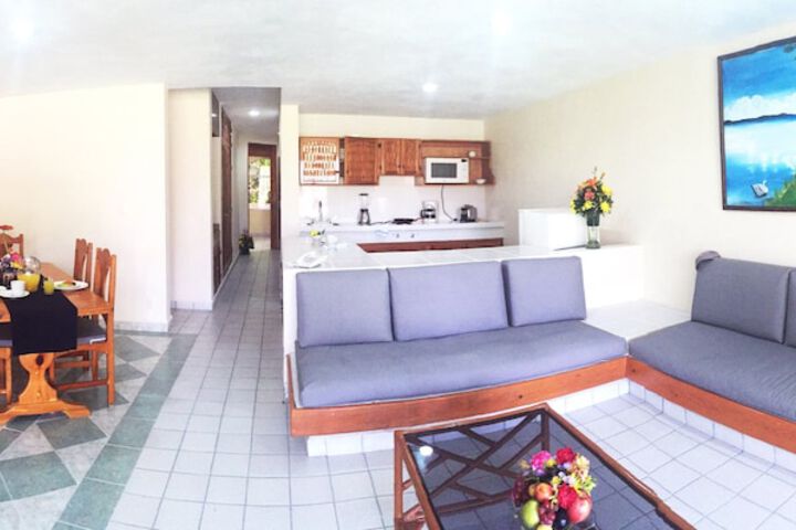 Room 13 of 28