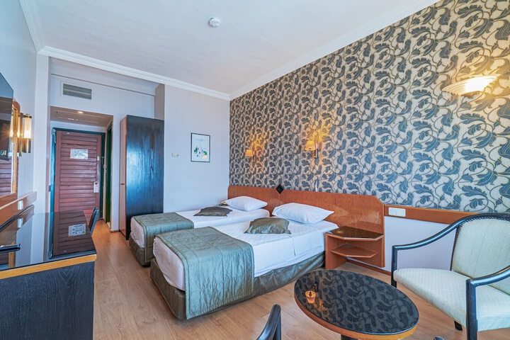 Room 15 of 309