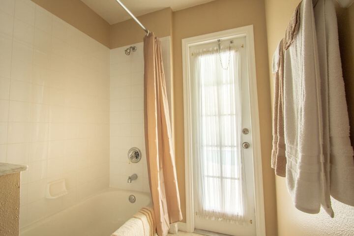 Room 2 of 21