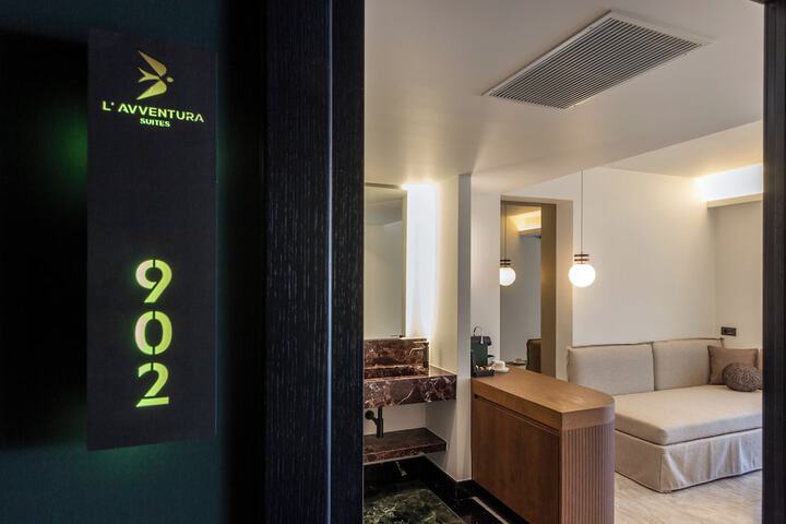 Room 8 of 47