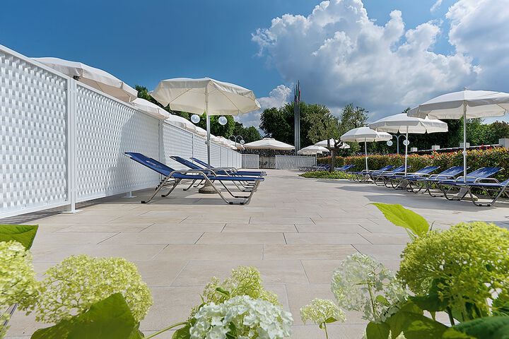 Sundeck 40 of 46