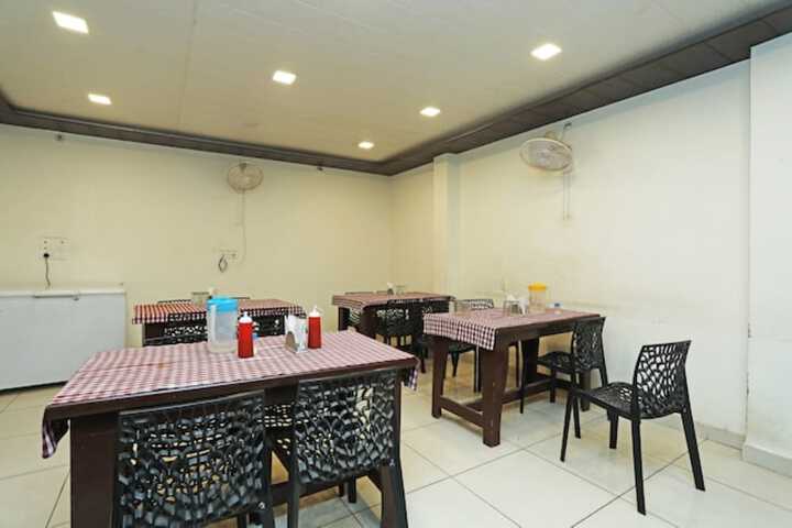 Dining 8 of 9