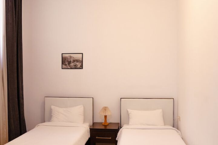 Room 8 of 20