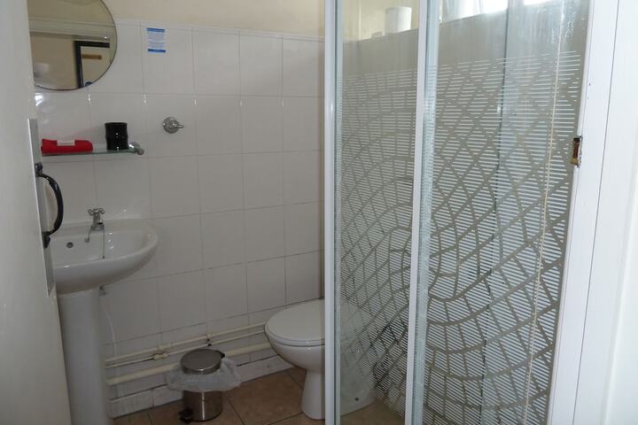 Room 16 of 27