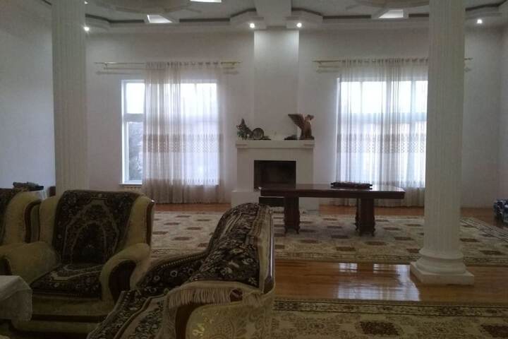 Room 6 of 32