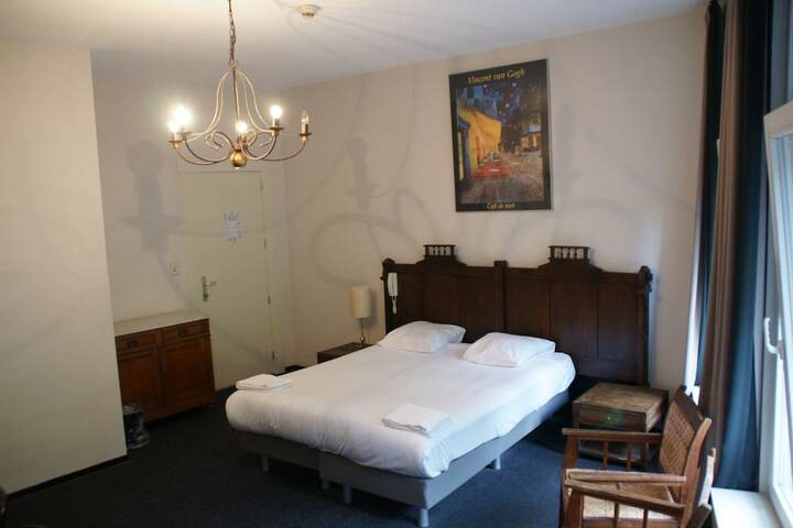 Room 29 of 42