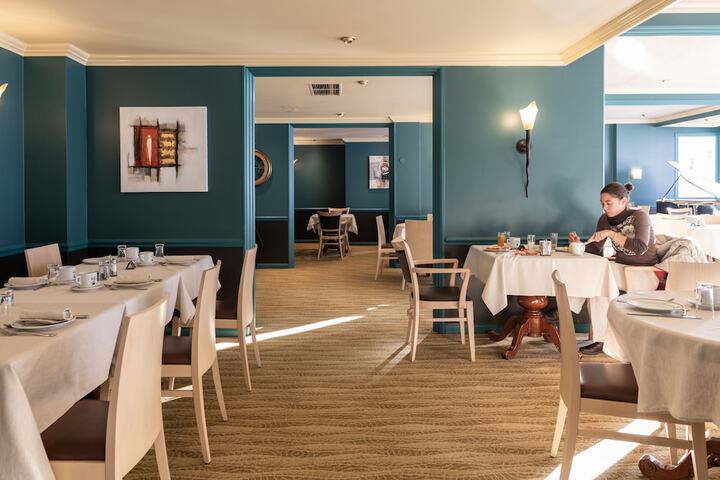 Dining 89 of 128