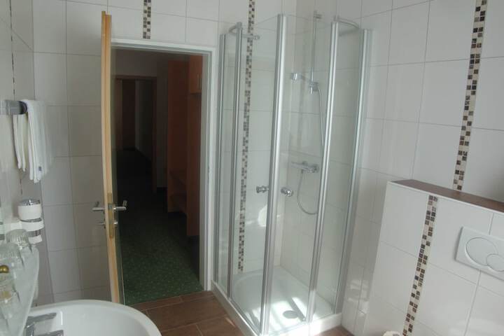 Room 18 of 35