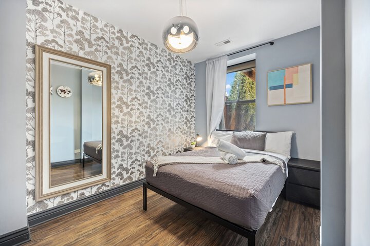 Room 8 of 31