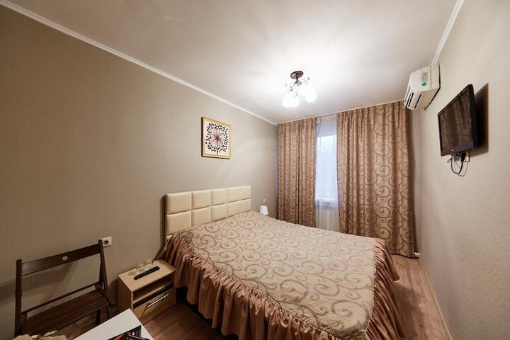 Room 11 of 25