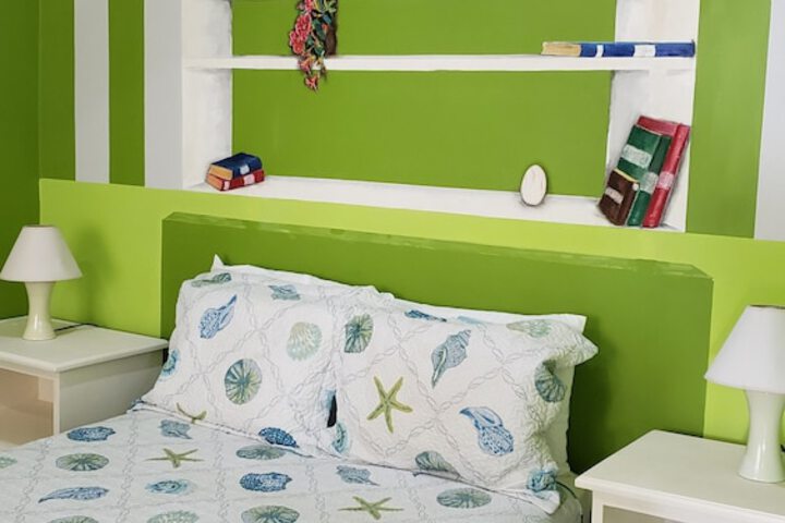 Room 6 of 125