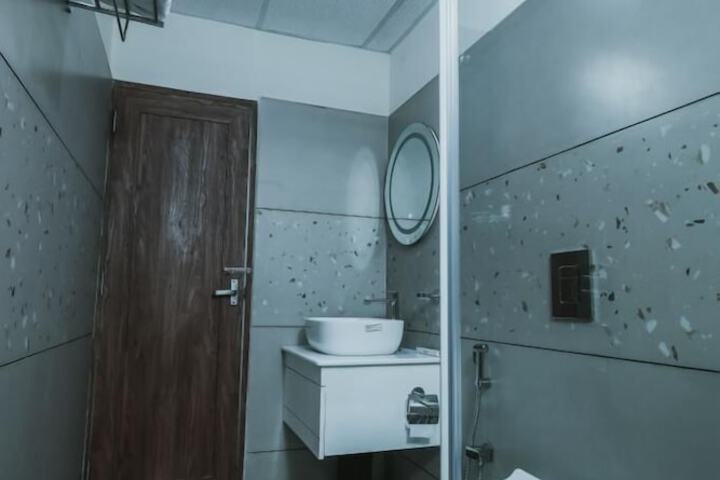 Room 30 of 36