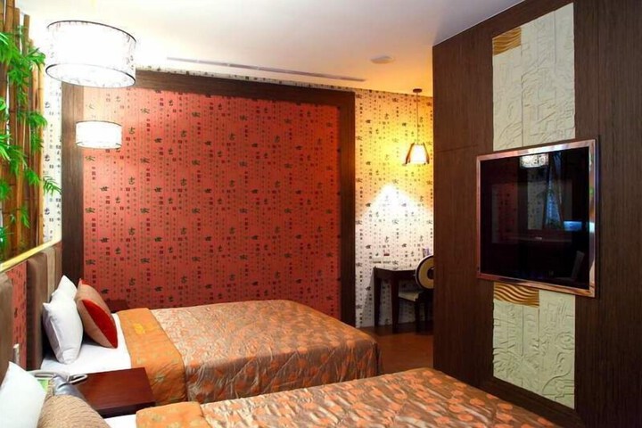 Room 17 of 31