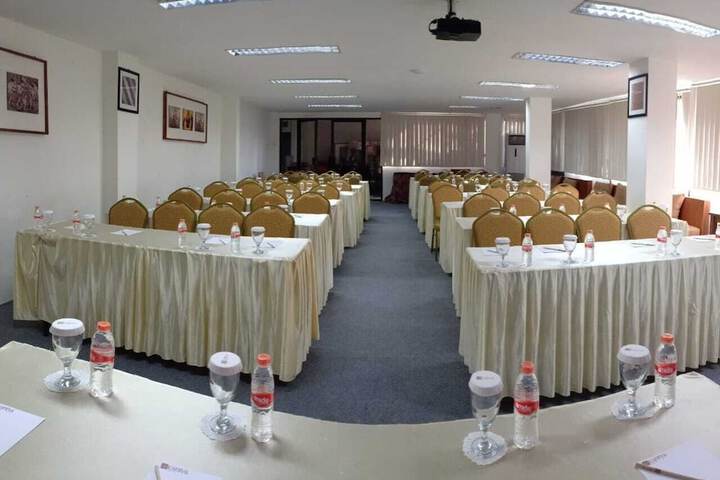 Business Center 25 of 30