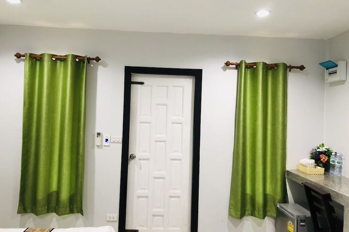 Room 12 of 38