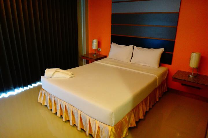 Room 8 of 39