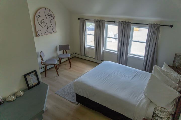 Room 56 of 183