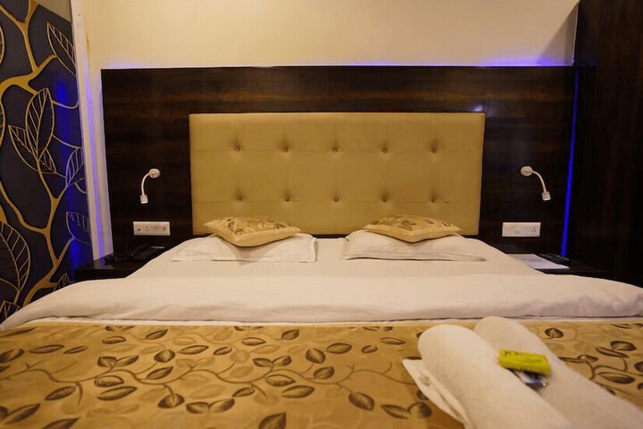 Room 7 of 27
