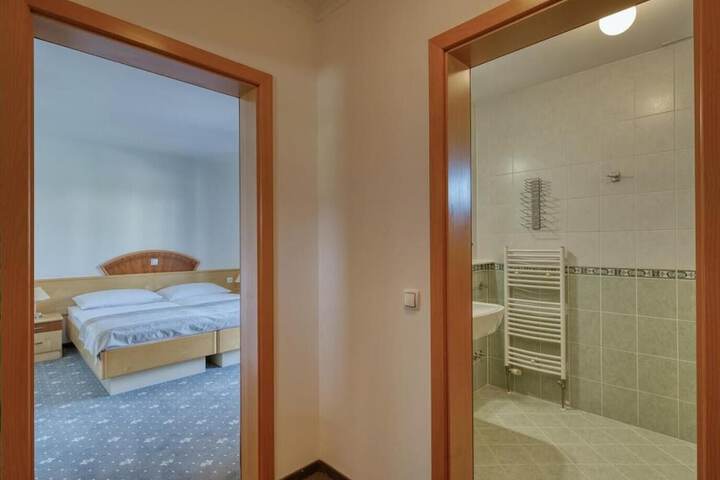 Room 7 of 39