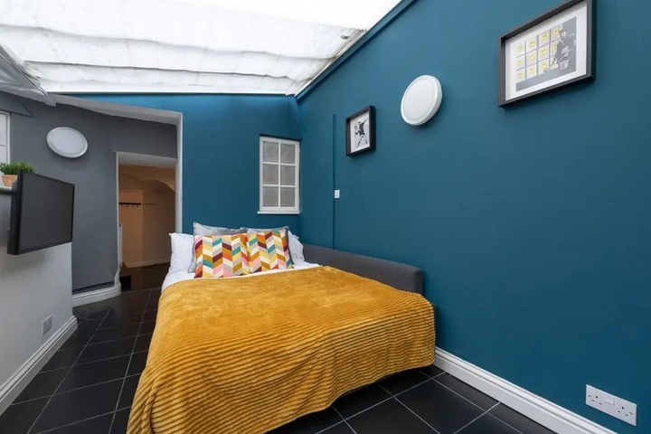 Room 2 of 21