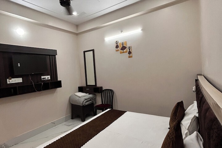 Room 5 of 7
