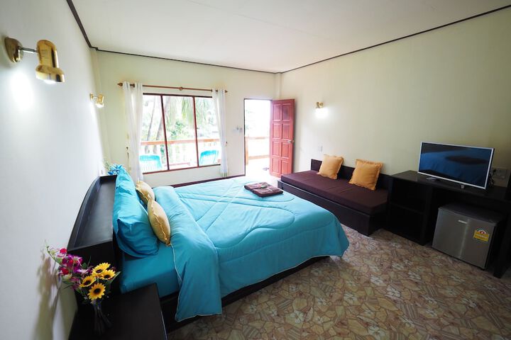 Room 9 of 90