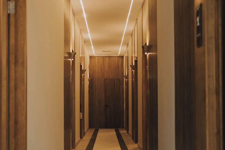 Ballroom/Hall 42 of 74