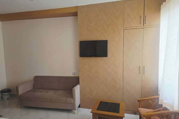 Room 3 of 25