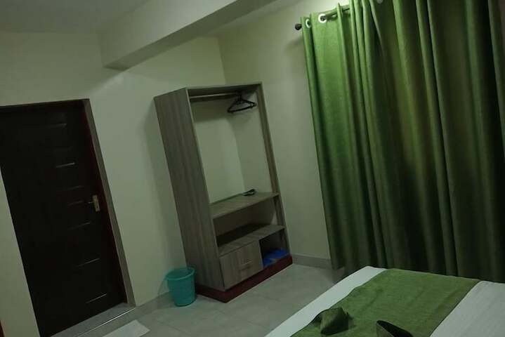 Room 25 of 48