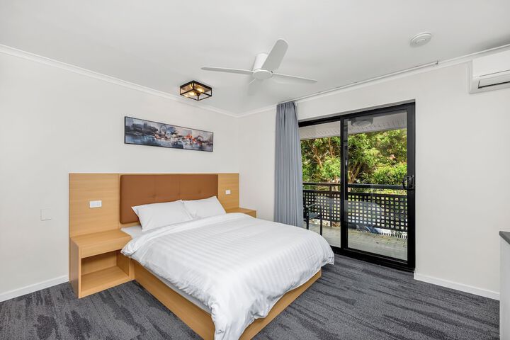 Room 6 of 47