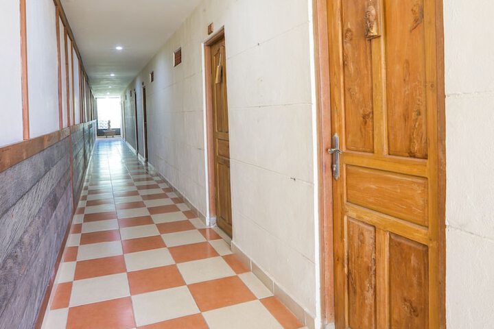 Ballroom/Hall 83 of 106