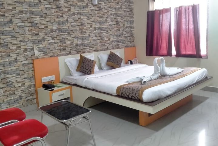 Room 3 of 6