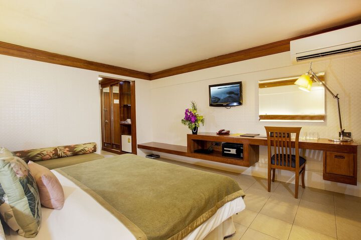 Room 6 of 48