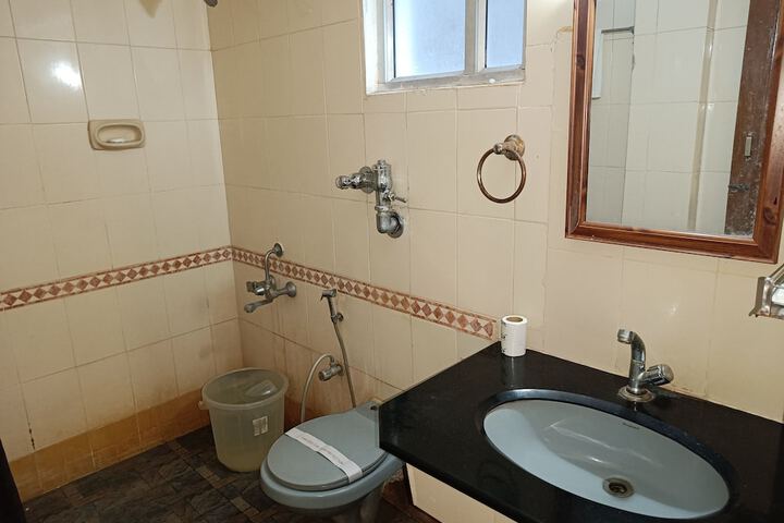 Room 73 of 93