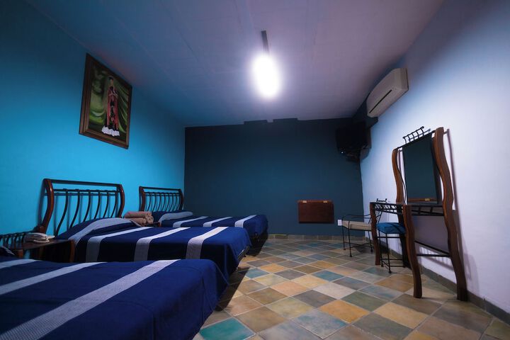 Room 8 of 82