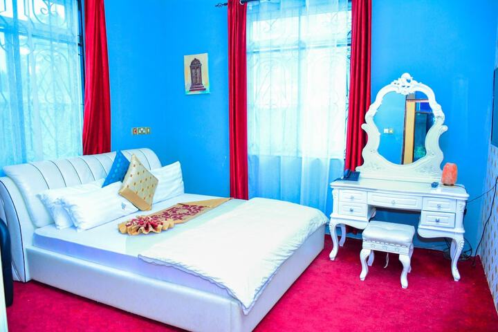 Room 3 of 70