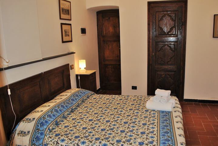 Room 2 of 56