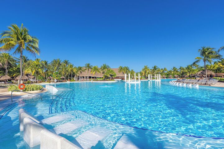 Pool Hotel
