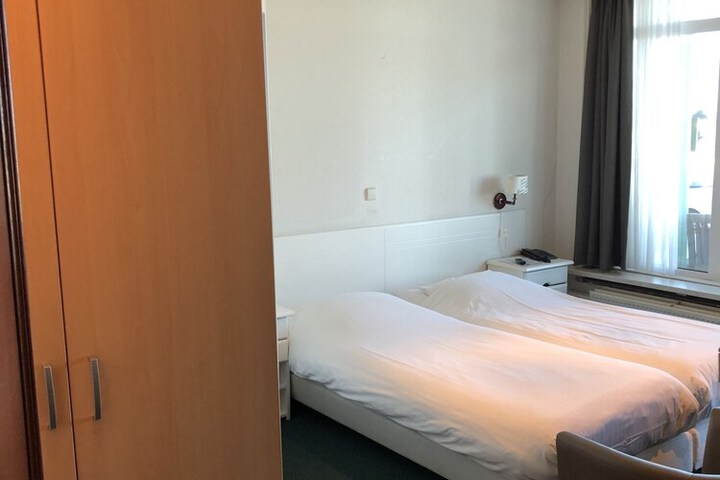Room 37 of 139