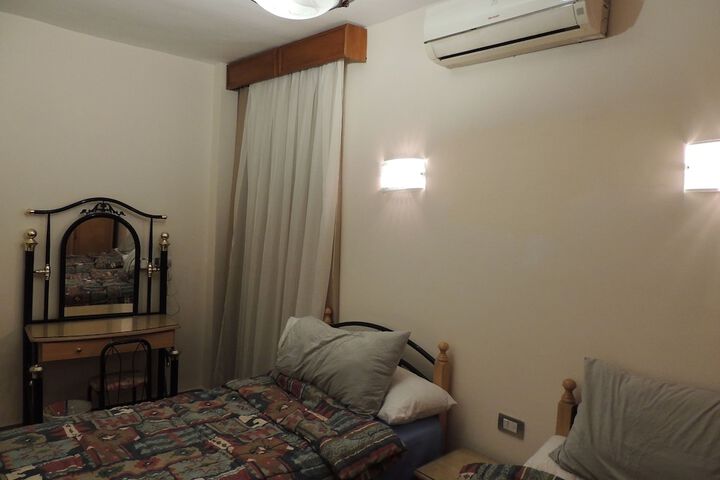Room 25 of 34