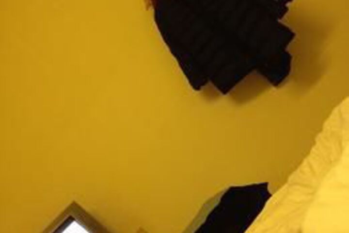 Room 9 of 38
